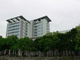 廣西醫科大學圖書館 廣西醫科大學圖書館