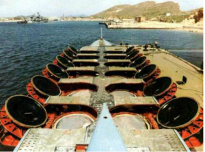 中國海軍092型核潛艇發射口全開
