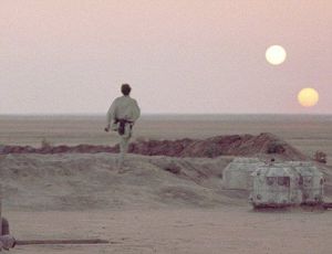 就像電影《星球大戰》里的盧克&middot;天行者在遙遠星球塔圖因（Tatooine）上看到的那樣，地球上很快就能看到兩個太陽。