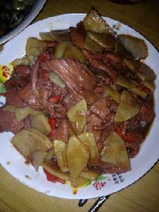 牛肉片炒土豆 牛肉片炒土豆