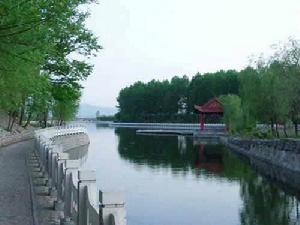 岫巖滿族自治縣