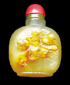 瑪瑙得勝還朝鼻煙壺(清)