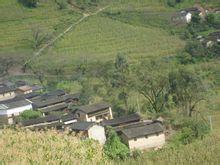 靠山地村 靠山地村