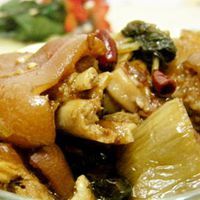 酸菜豬腳 酸菜豬腳