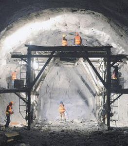 雀兒山隧道 雀兒山隧道