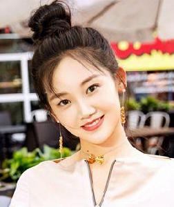 苗苗[中國內地女演員，前總政歌舞團舞蹈演員]