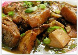 青魚燉豆腐 青魚燉豆腐