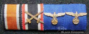 25年服役組合佩帶勛略式，鷹飾為金質+金質。
