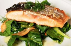 香煎三文魚色拉 香煎三文魚色拉