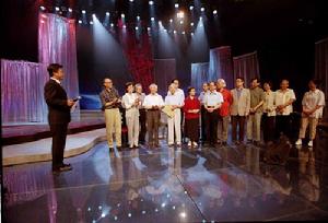 （圖）舞劇紅色娘子軍的作曲家和舞蹈家們在《音樂人生》錄製現場