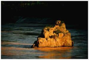 《砥柱》 《砥柱》