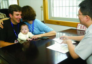 突然和心愛的人有了共同的孩子，妻子激動得簡直不敢相信這個現實