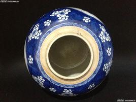 清康熙青花冰梅開光博古紋罐 清康熙青花冰梅開光博古紋罐