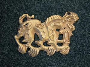 （圖）神獸金牌飾