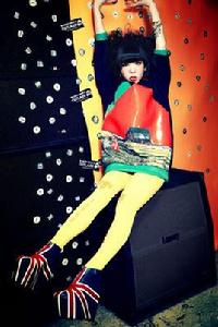 小女孩的花花世界 小女孩的花花世界