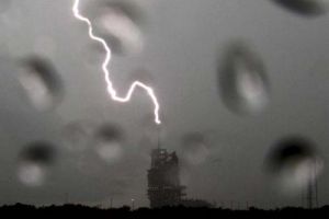 2009年7月10日閃電差點擊中甘迺迪航天中心
