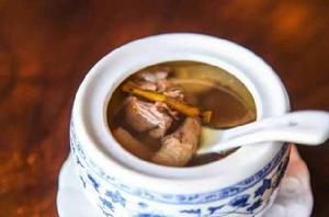 洋蔥燉裡脊肉 洋蔥燉裡脊肉