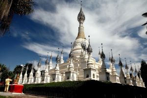曼飛龍佛塔