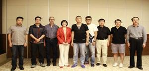 2015四川電視節金熊貓大學生影視作品評選評審合影▲