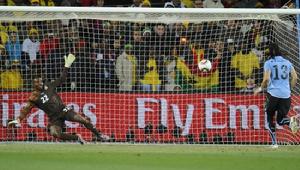 2010年南非世界盃——阿布魯用瀟灑“勺子”點球改寫烏拉圭世界盃歷史
