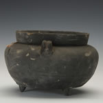 新石器時期黑陶三足雙系罐