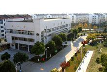 樹人堂、百樹廣場、三友書館、教學樓