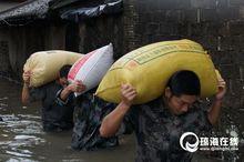 海南武警抗洪搶險