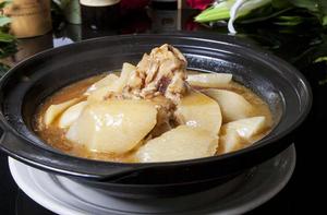 大骨燉蘿蔔 大骨燉蘿蔔