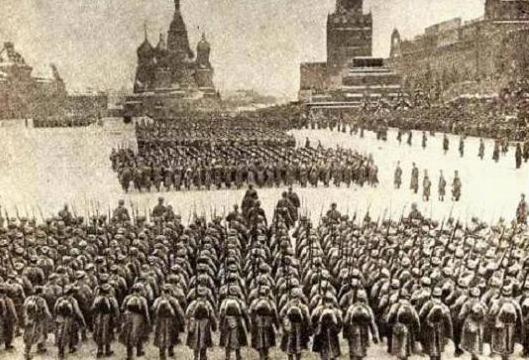 史達林死守莫斯科的底氣在哪裡,是他的賭徒性格?多虧了日本!