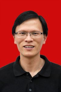 英語&middot;鄭軍訓功底深厚  德藝雙馨