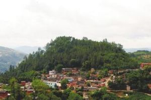 迤紅坡村 迤紅坡村