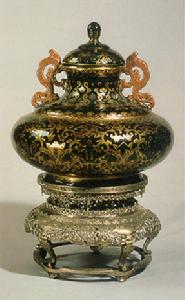 藍釉描金銀桃果紋蓋瓶