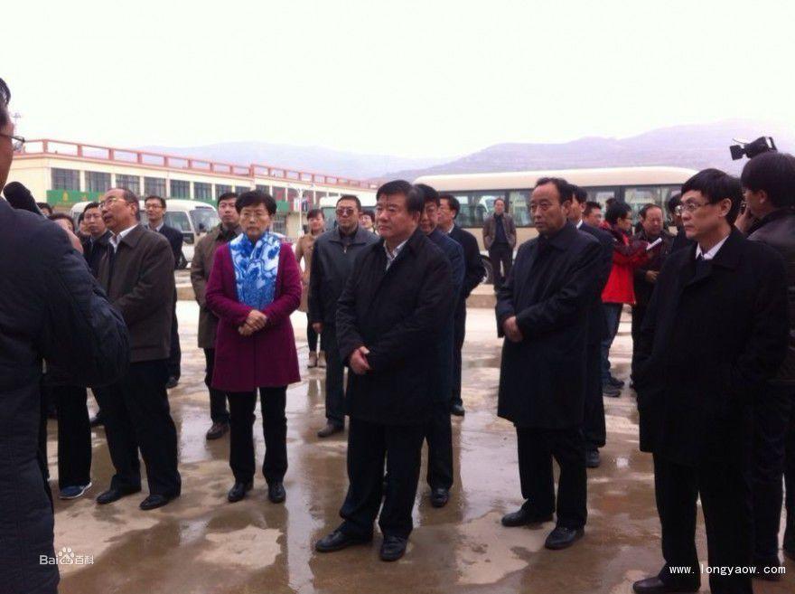 全國人大常委會副委員長參觀首陽市場