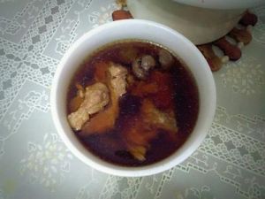 枸杞桂圓燉貓 枸杞桂圓燉貓