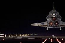 美國奮進號太空梭在佛羅里達著陸