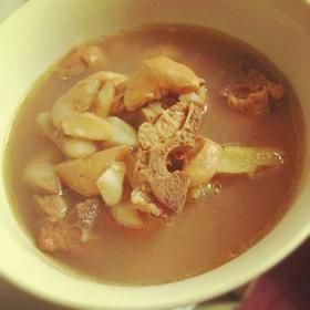 菱角苡仁三七豬瘦肉湯 菱角苡仁三七豬瘦肉湯