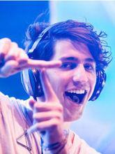 打碟中的Porter Robinson