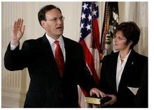 現任美國大法官宣誓