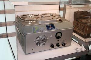 索尼第一台磁帶錄音機1950年