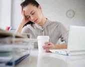 白天總是感到頭暈渾身無力是怎么回事? 白天總是感到頭暈渾身無力是怎么回事?