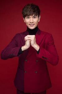 鮑春來[前中國羽毛球運動員]