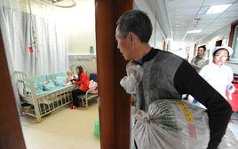 張家松[背山貨擺地攤為救白血病孫女的六旬老人]