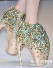 設計的犰狳鞋 世界只有20幾雙