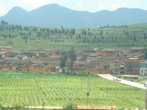 曾所村委會是易門縣龍泉鎮的一個行政村