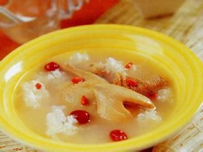 乳鴿銀耳湯 乳鴿銀耳湯