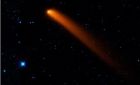 廣域紅外探測器使許多可見光望遠鏡無法觀測到的星體顯示廬山真面目，這是美宇航局望遠鏡拍到的一顆有1600萬公里長慧尾的彗星。