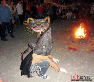 壯族舞火貓 壯族舞火貓