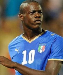 馬蒂亞·穆斯塔基奧 馬蒂亞·穆斯塔基奧