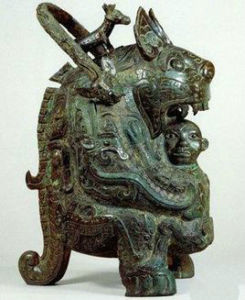 商虎食人卣 商虎食人卣