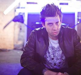 Example[倫敦男歌手]